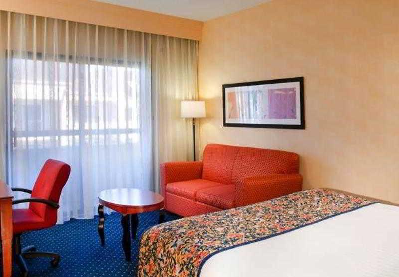 Hotel Courtyard Chicago Arlington Heights/South Pokoj fotografie